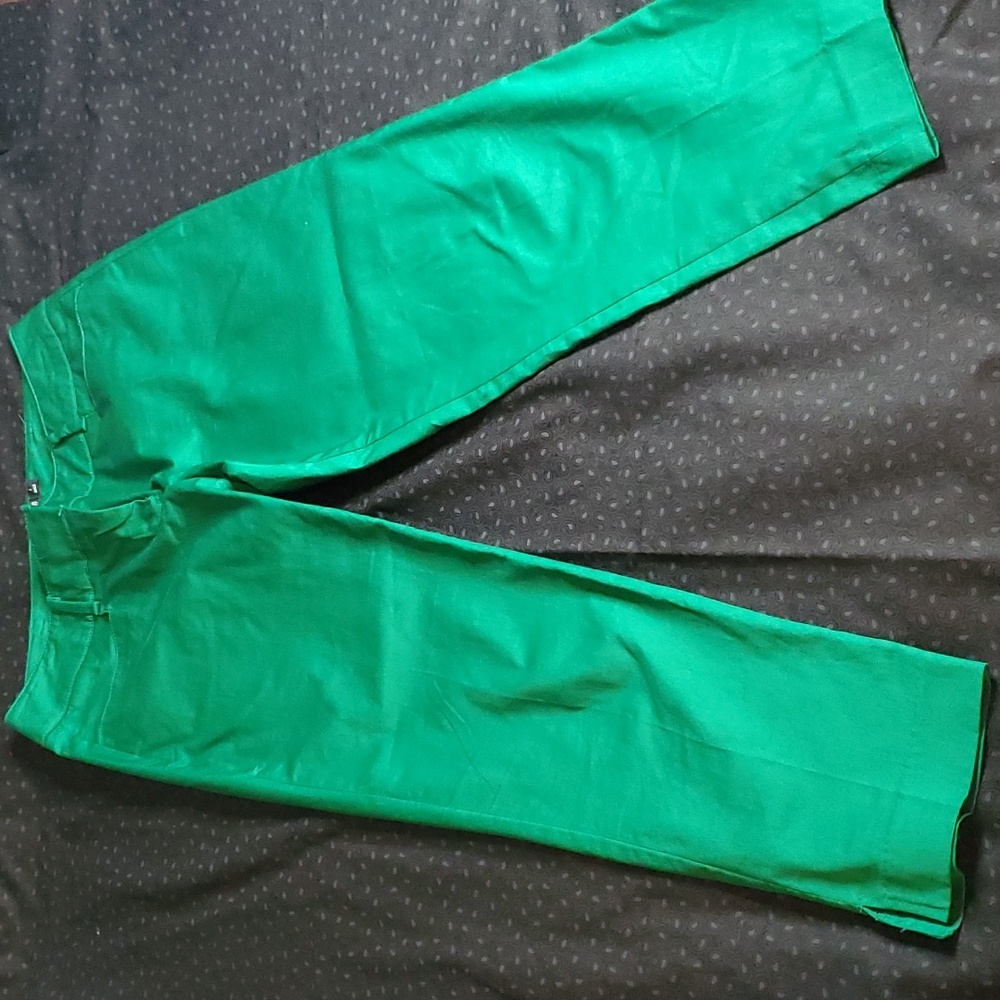 New york and co Emerald color capris